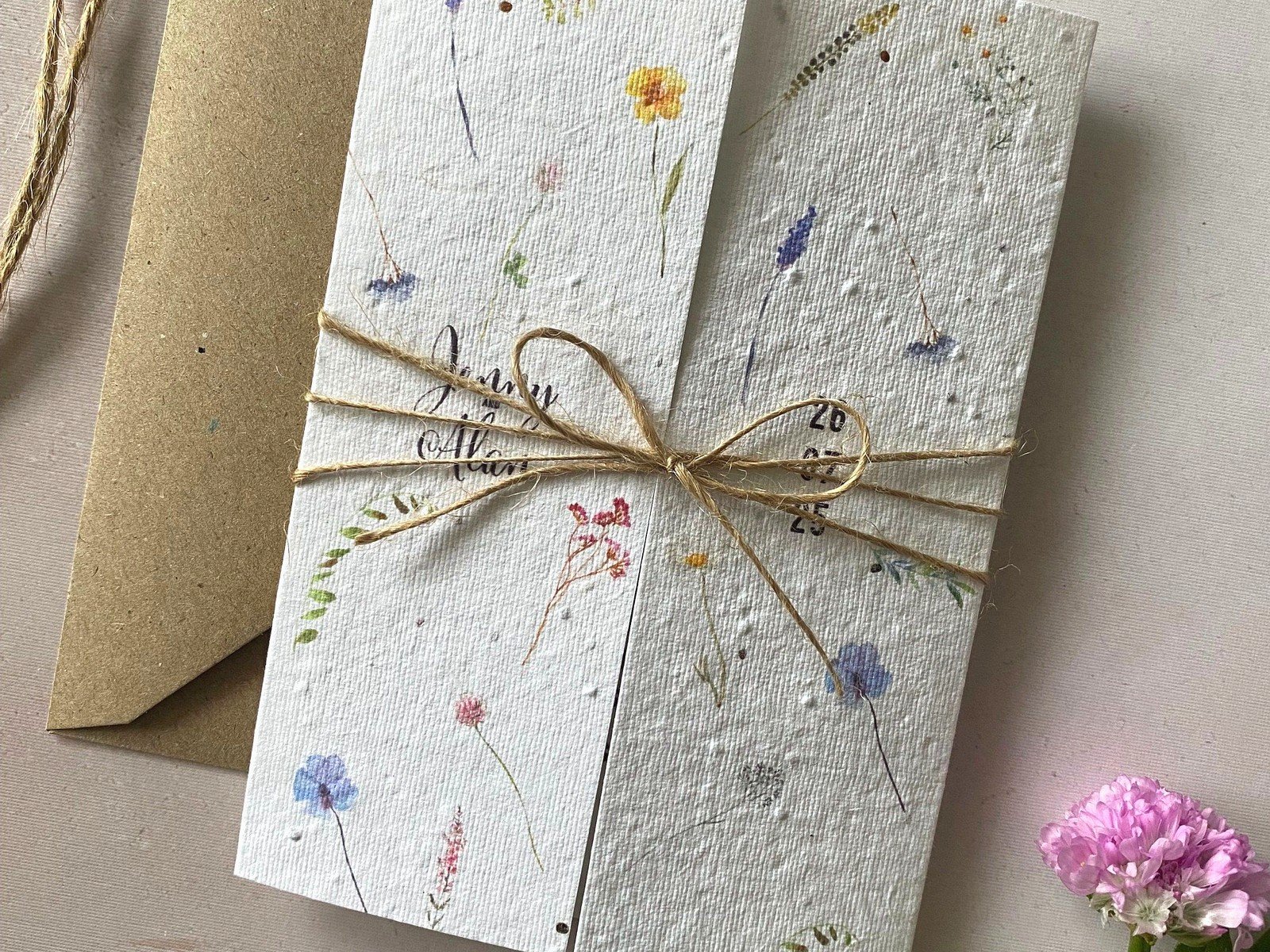 Sustainable Wedding Invitations: Eco-Friendly Green Options