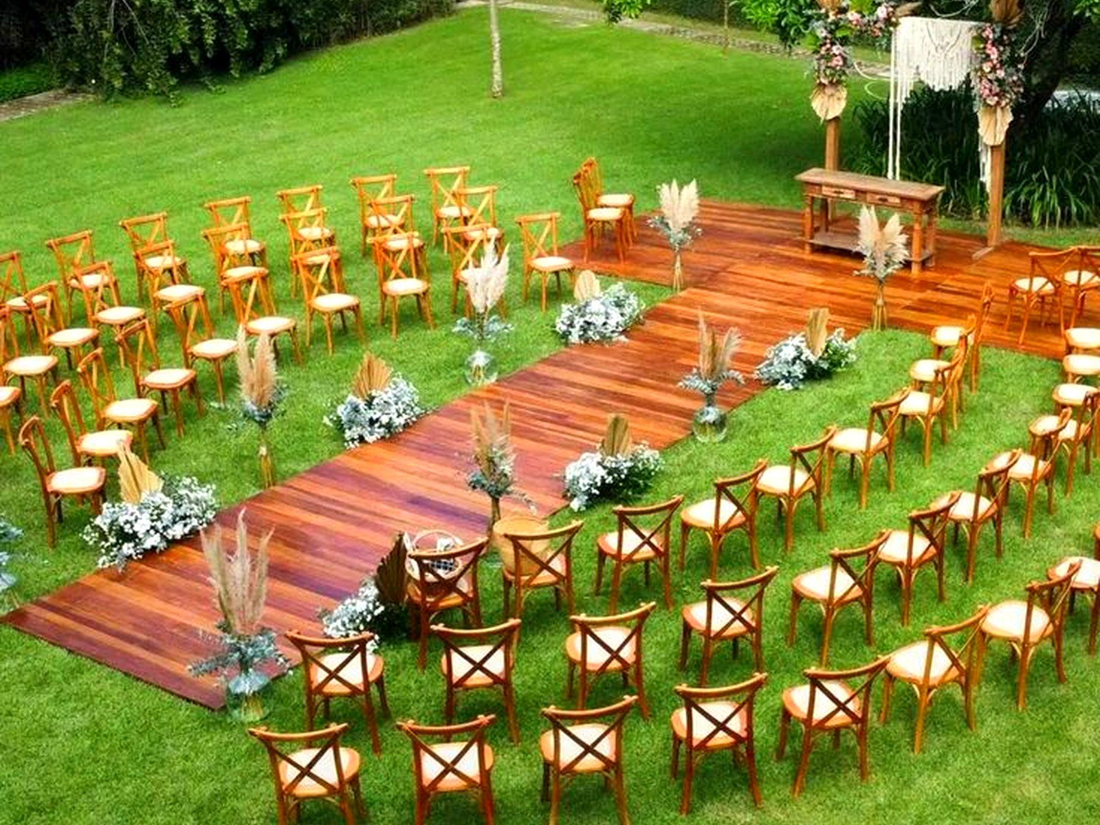 Outdoor Wedding Planner: Professional Services Guide